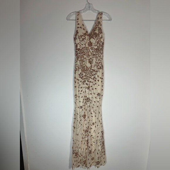 Kalinnu Champagne Sequins Mermaid Evening Gown dress Size Medium New with tags - Picture 6 of 14